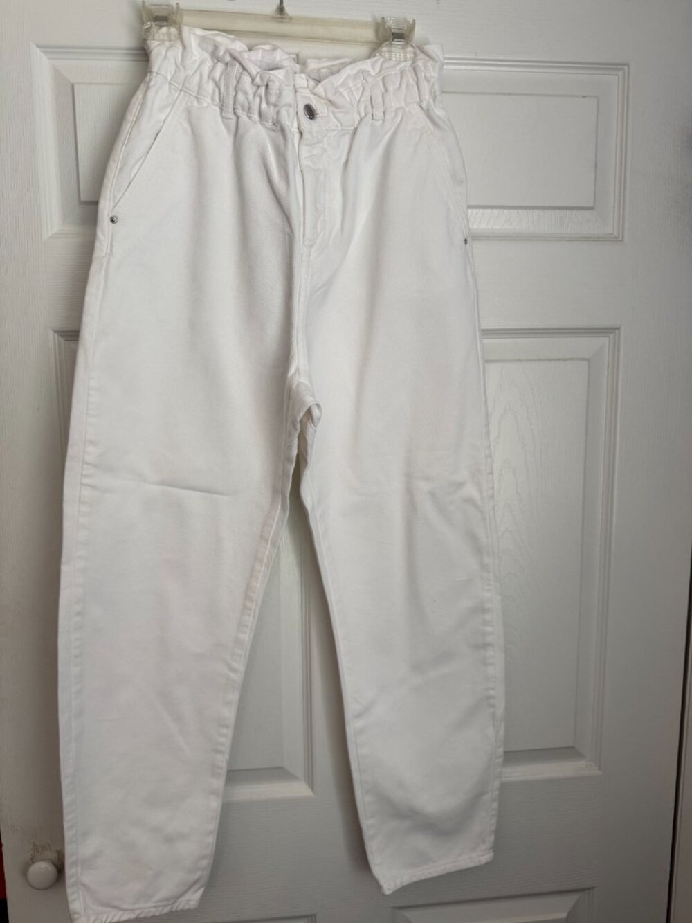 Zara White Paperbag Waist barrel Jeans – Size 4 – High Rise Tapered Leg
